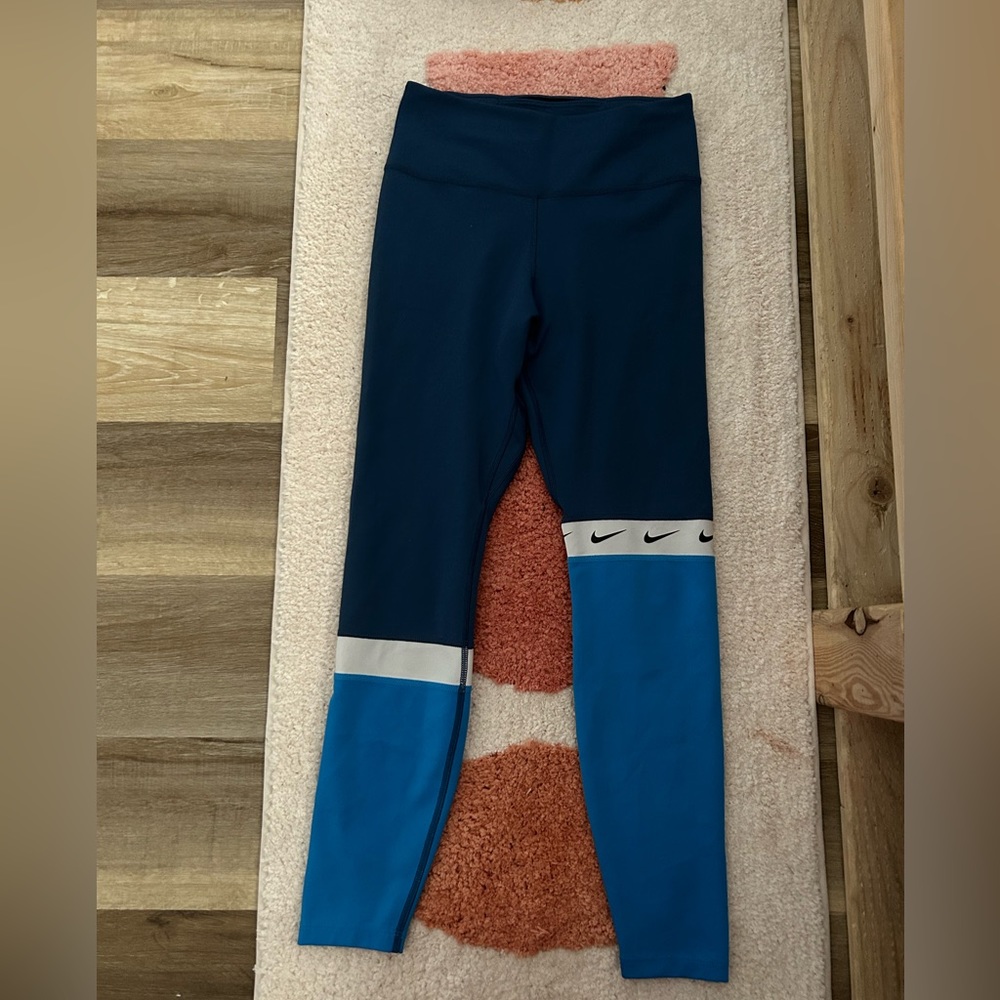 Nike leggings